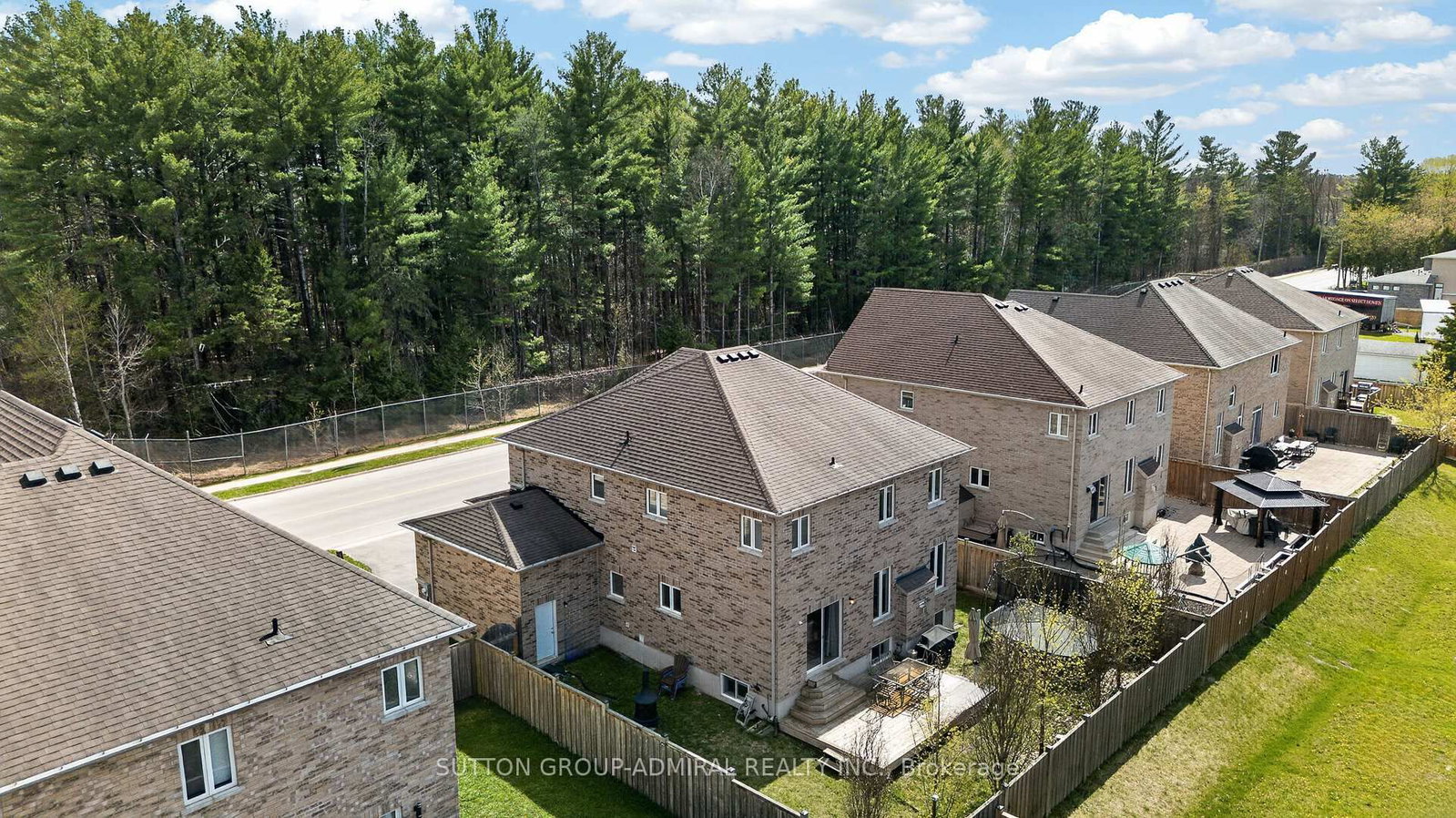 121 Centre Street • Essa, ON photo 2