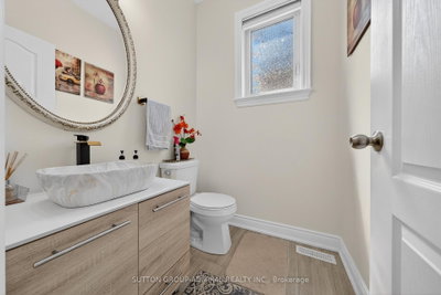 121 Centre Street • Essa, ON photo 7