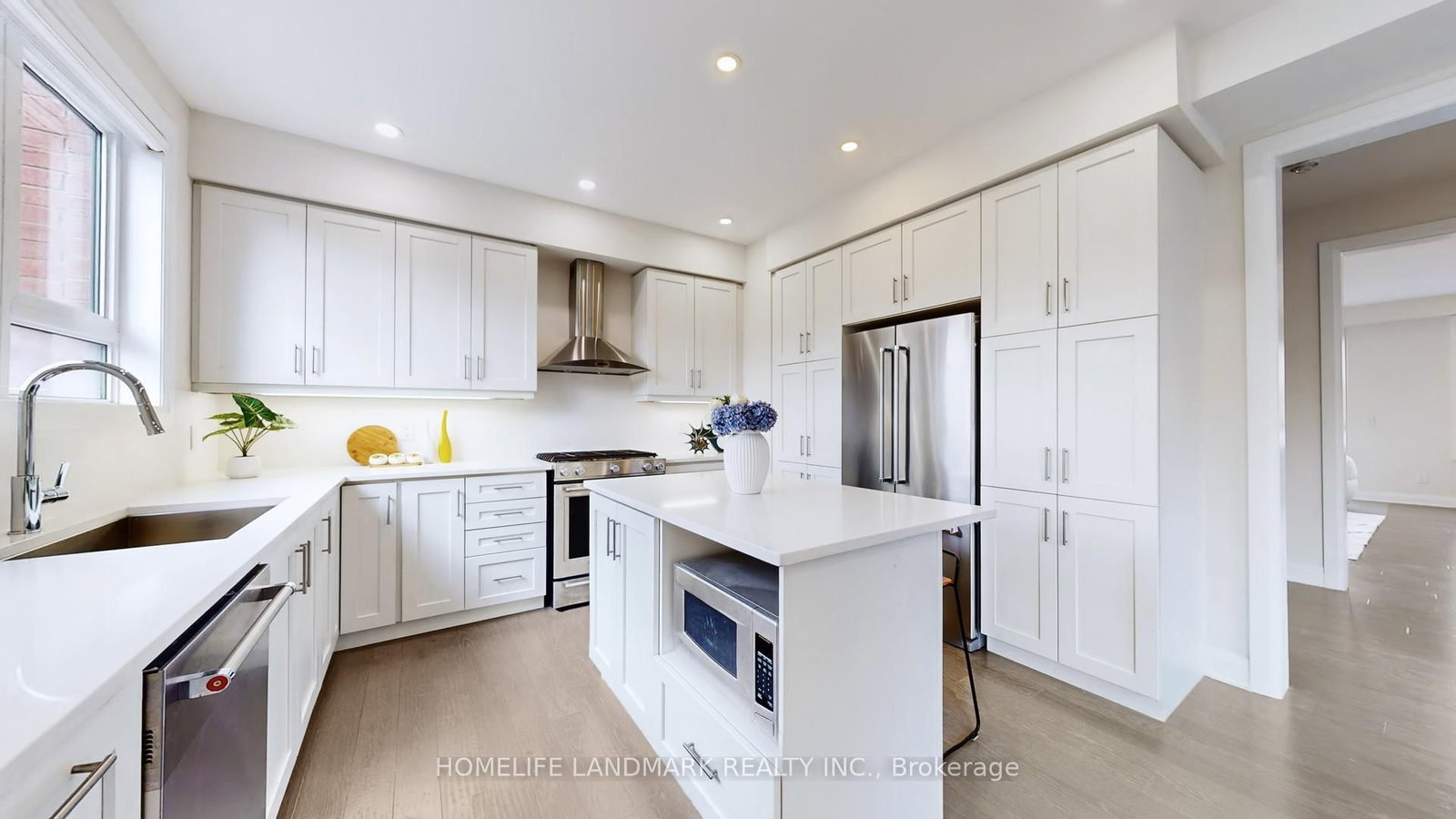 393 William Graham Drive • Aurora, ON photo 16
