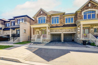 77 McCague Avenue • Richmond Hill, ON photo 2