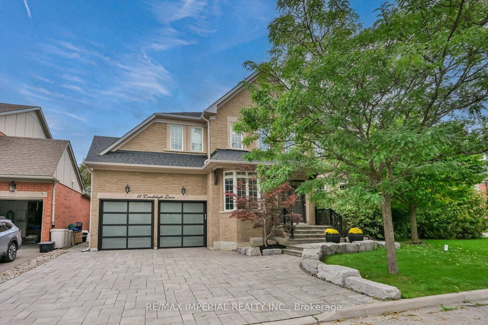 11 Candlelight Drive • Richmond Hill, ON photo 1