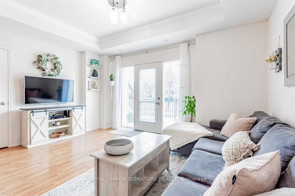 261 John Way W • #2 • Aurora, ON photo 10
