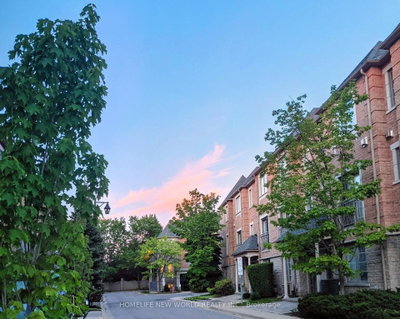 9133 Bayview Avenue • #38 • Richmond Hill, ON photo 4
