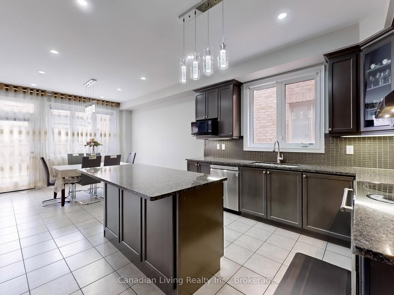283 John Davis Gate • Whitchurch-Stouffville, ON photo 10