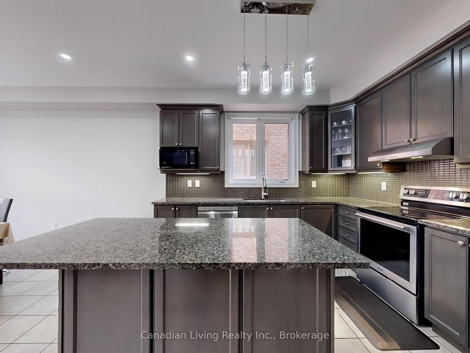 283 John Davis Gate • Whitchurch-Stouffville, ON photo 13