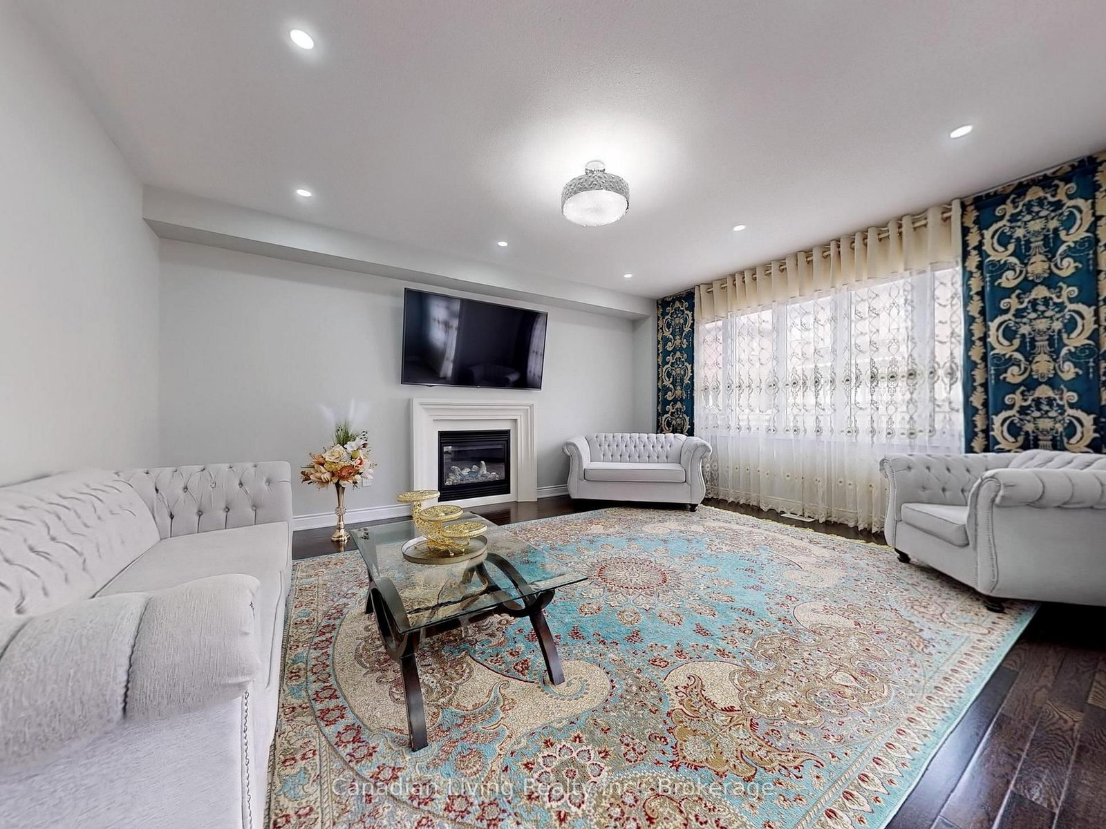 283 John Davis Gate • Whitchurch-Stouffville, ON photo 5