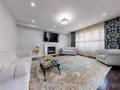 283 John Davis Gate • Whitchurch-Stouffville, ON photo 5