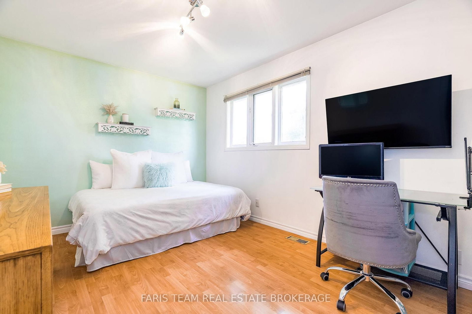 175 South Summit Farm Road • King, ON photo 24