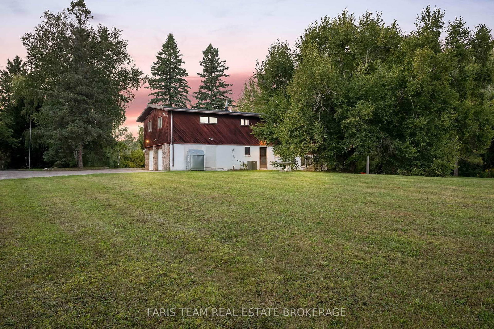 175 South Summit Farm Road • King, ON photo 4