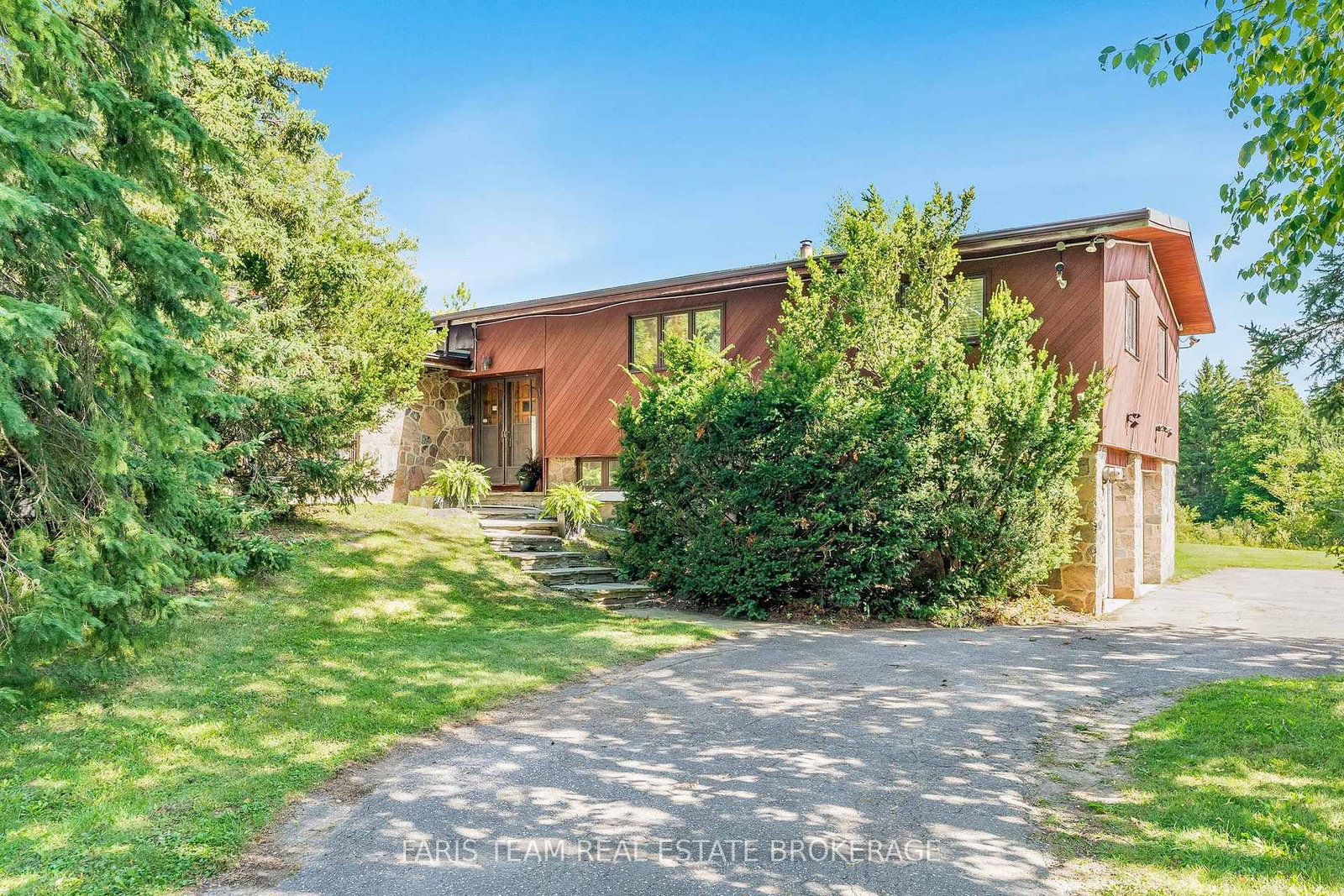 175 South Summit Farm Road • King, ON photo 5