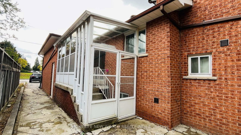 Lower - 38 Weldrick Road W