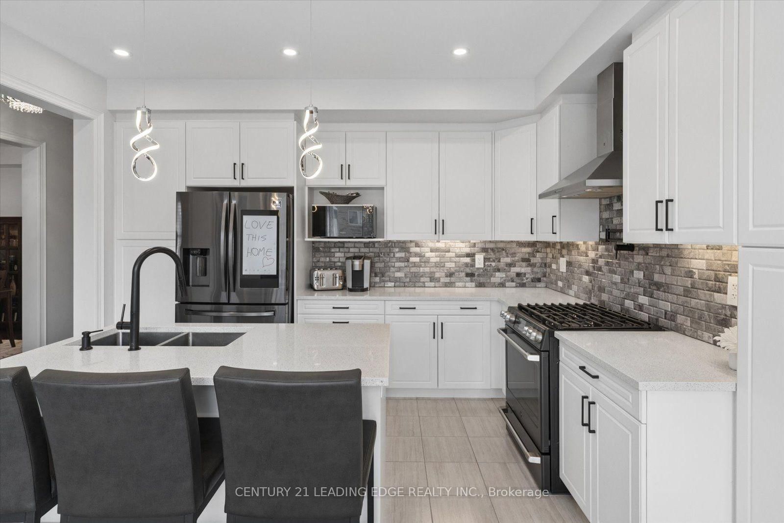 109 Ben Sinclair Avenue • East Gwillimbury, ON photo 15