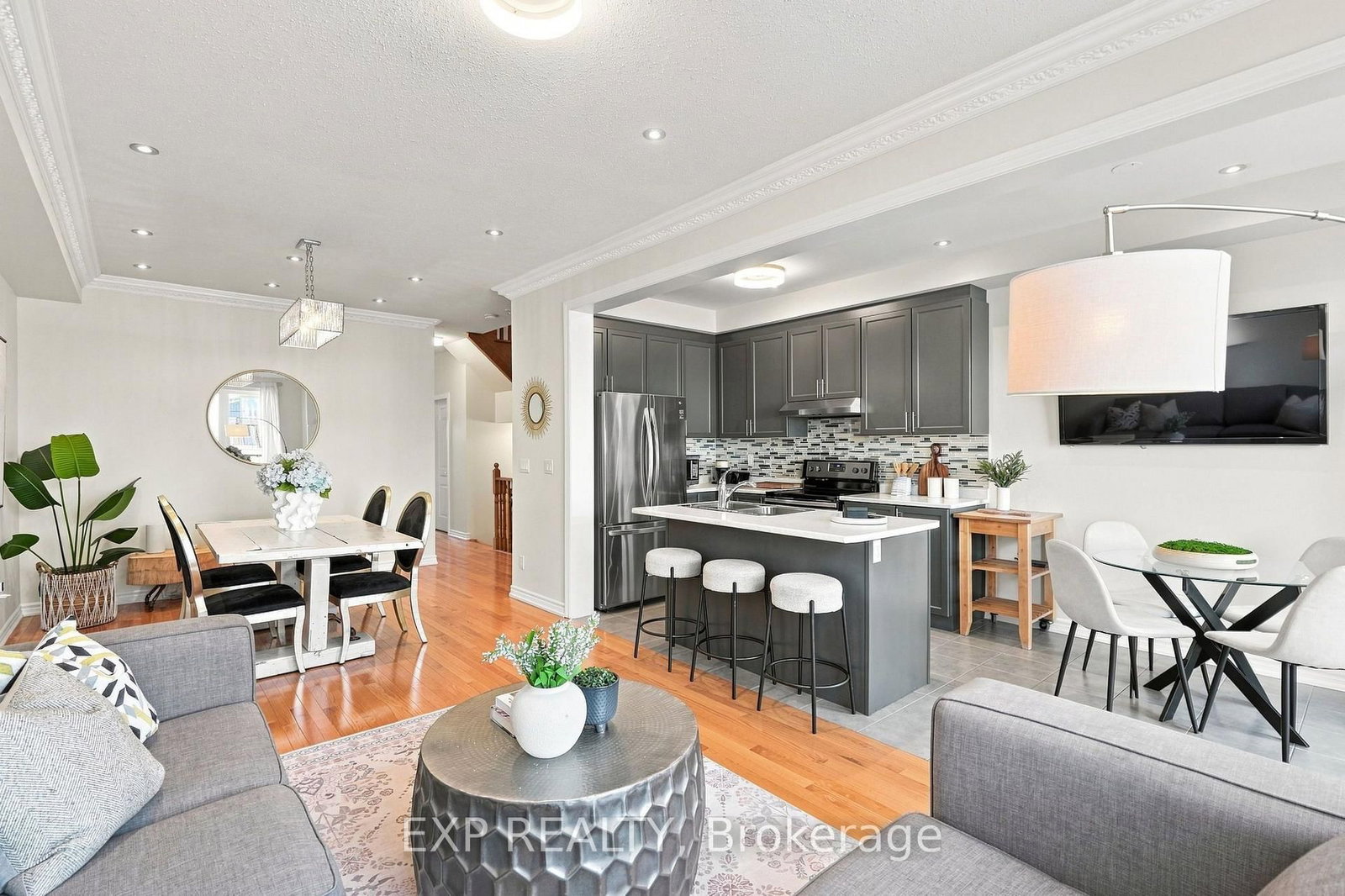 128 Chessington Avenue • East Gwillimbury, ON photo 11