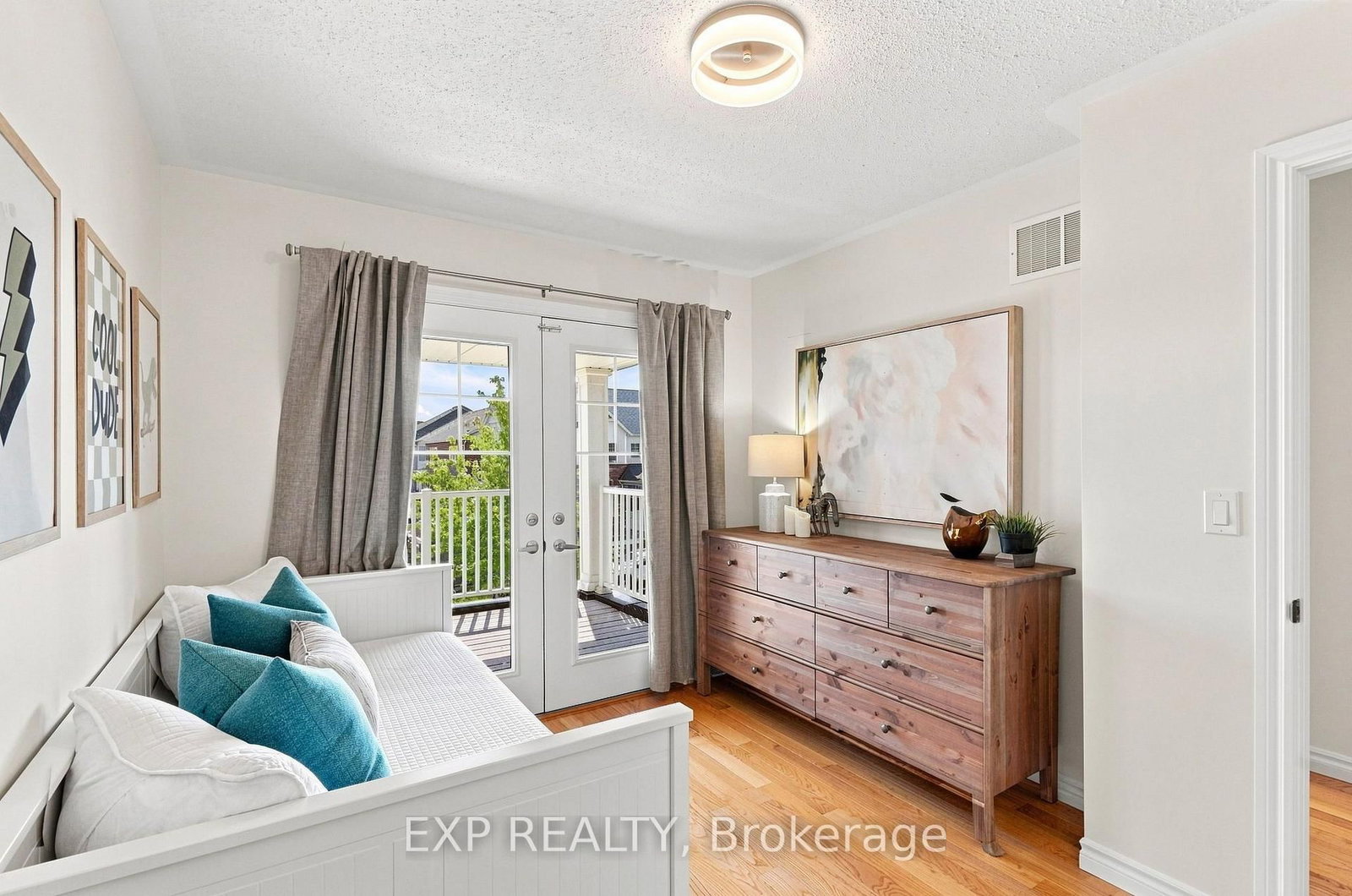 128 Chessington Avenue • East Gwillimbury, ON photo 33