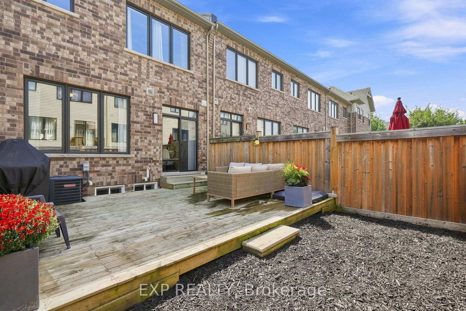 128 Chessington Avenue • East Gwillimbury, ON photo 43