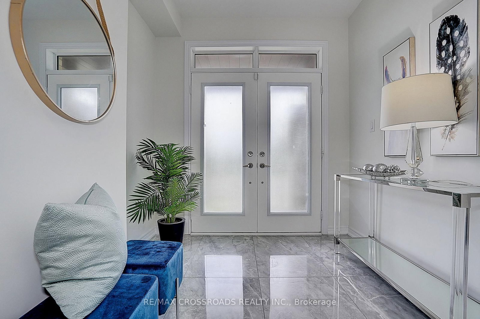 37 Mccague Avenue • Richmond Hill, ON photo 2