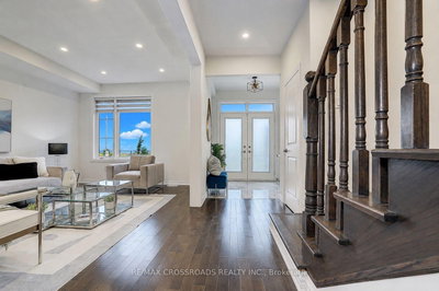 37 Mccague Avenue • Richmond Hill, ON photo 3