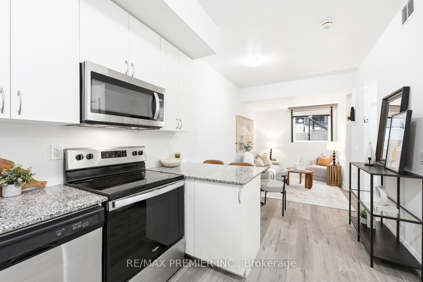 5279 Highway 7 Road • #B1401 • Vaughan, ON photo 12