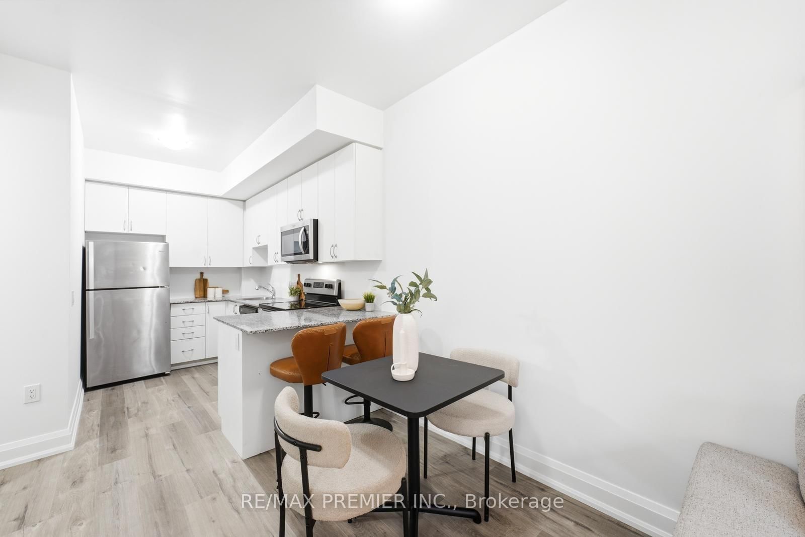 5279 Highway 7 Road • #B1401 • Vaughan, ON photo 9