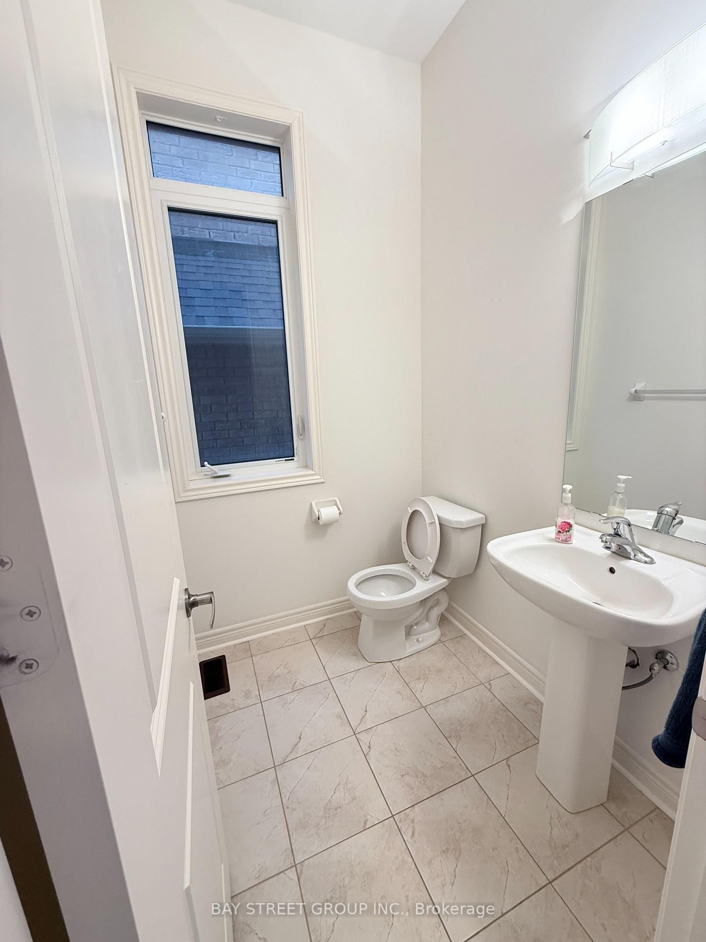 69 Tupling Street, Bradford West Gwillimbury 4