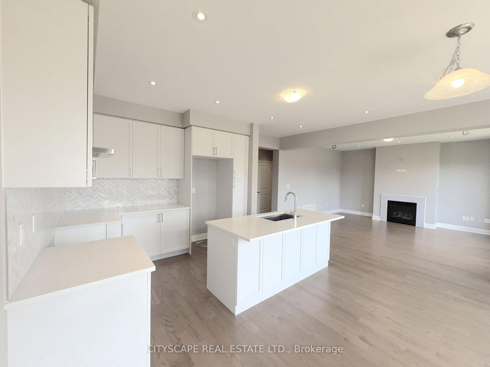 5 Pear Blossom Way • East Gwillimbury, ON photo 12