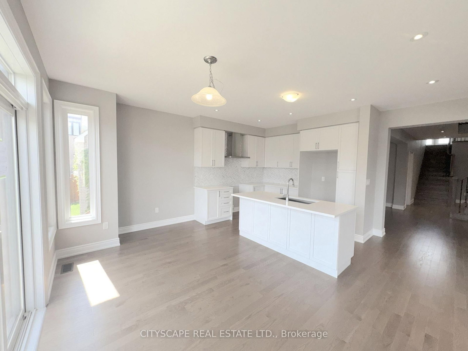 5 Pear Blossom Way • East Gwillimbury, ON photo 14