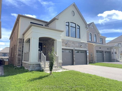 5 Pear Blossom Way • East Gwillimbury, ON photo 3