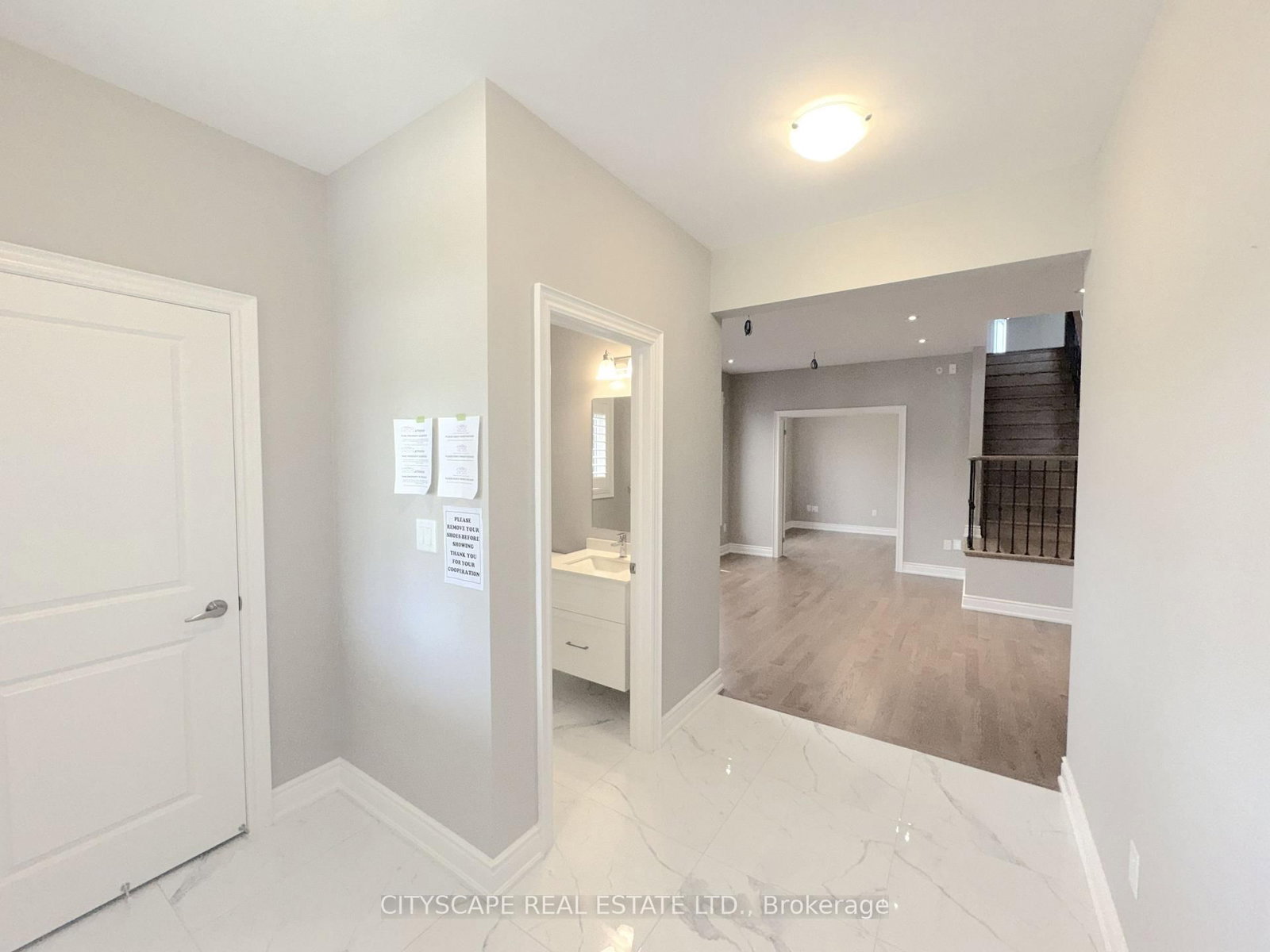 5 Pear Blossom Way • East Gwillimbury, ON photo 6