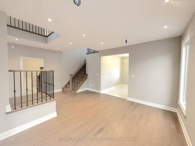 5 Pear Blossom Way • East Gwillimbury, ON photo 8