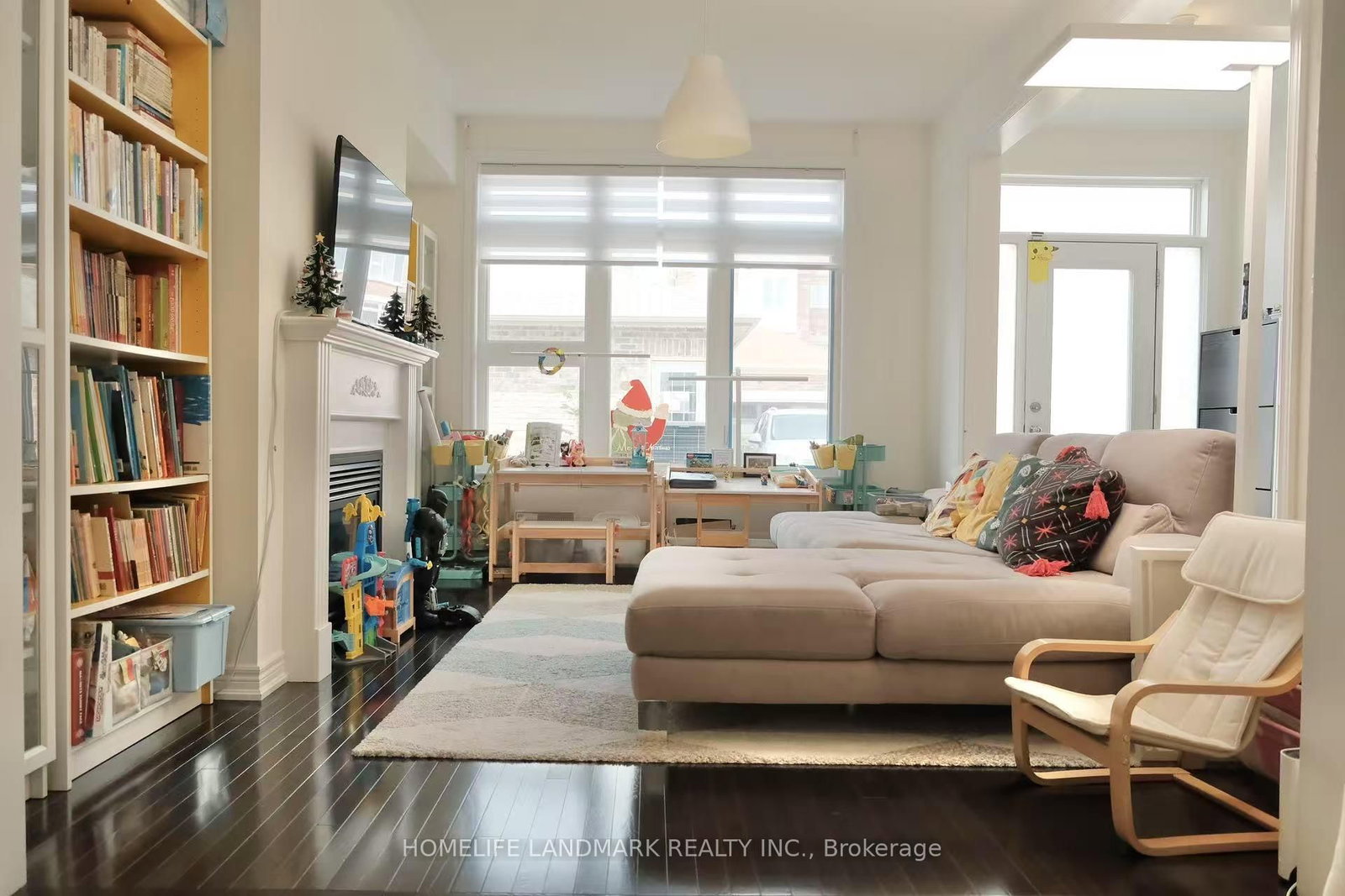 220 South unionville Avenue • Markham, ON photo 2