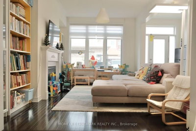 220 South unionville Avenue • Markham, ON photo 2
