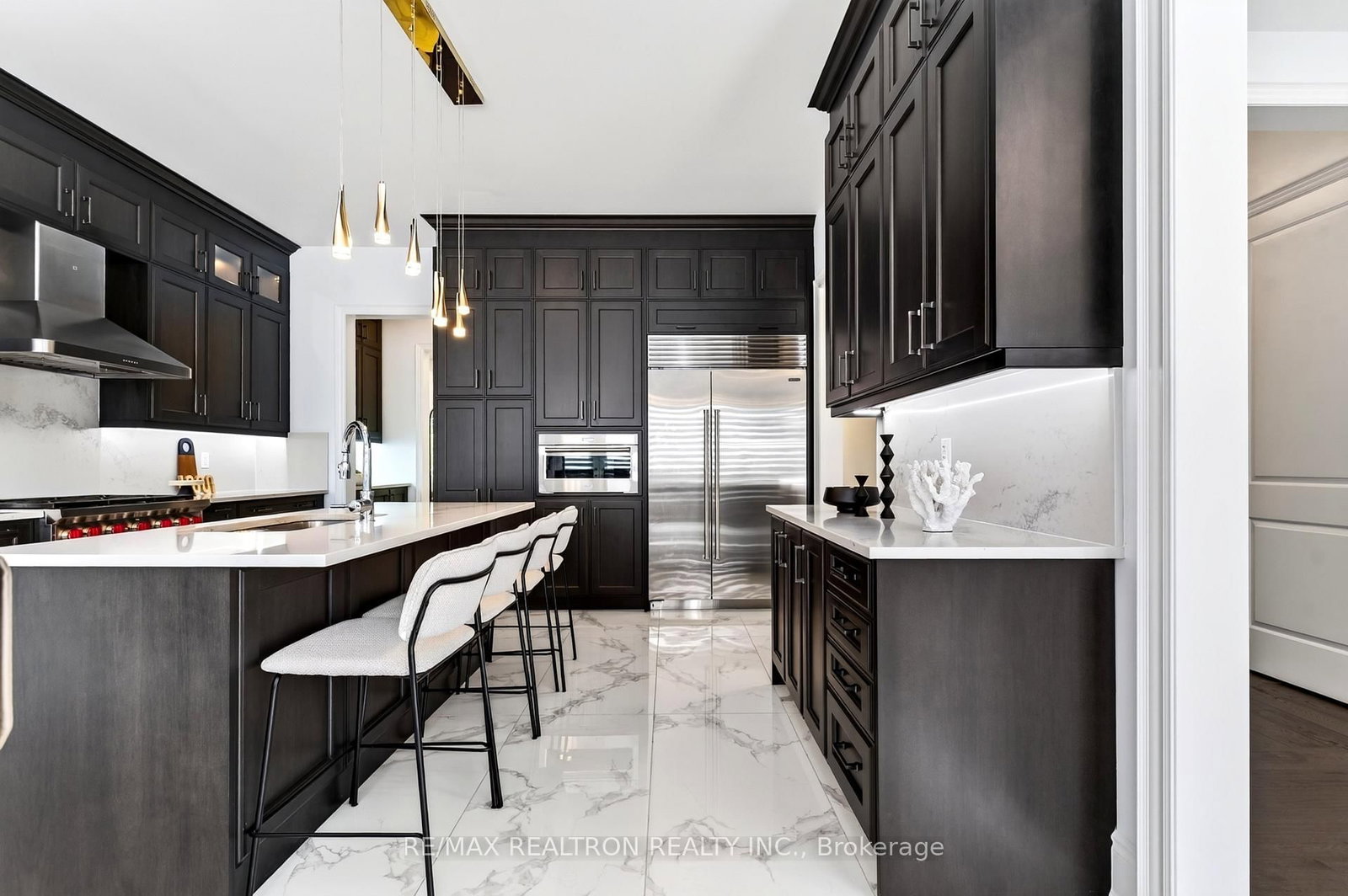 209 Hillsview Drive • Richmond Hill, ON photo 12