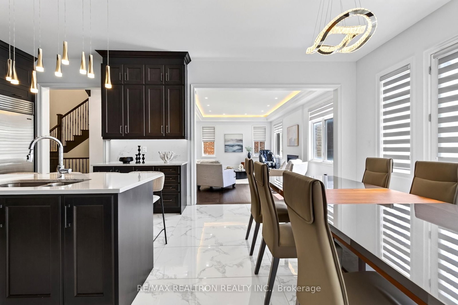 209 Hillsview Drive • Richmond Hill, ON photo 16