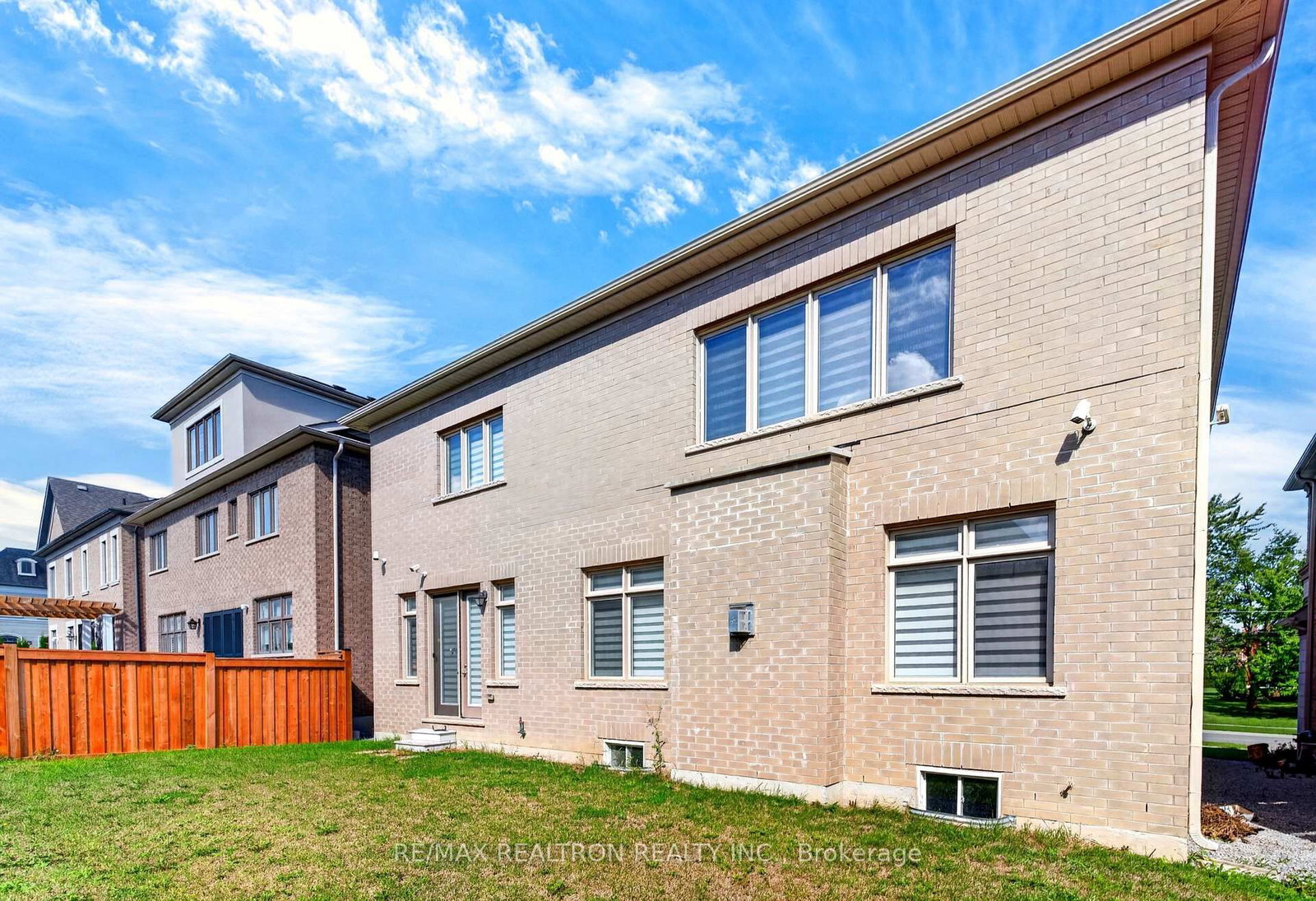 209 Hillsview Drive • Richmond Hill, ON photo 33