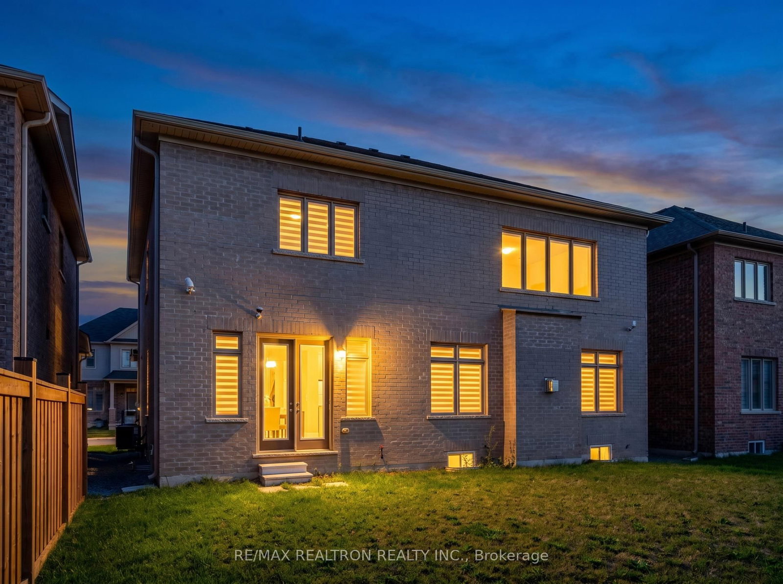 209 Hillsview Drive • Richmond Hill, ON photo 34