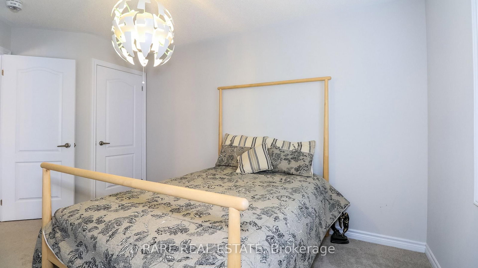 1350 LAWSON Street • Innisfil, ON photo 15