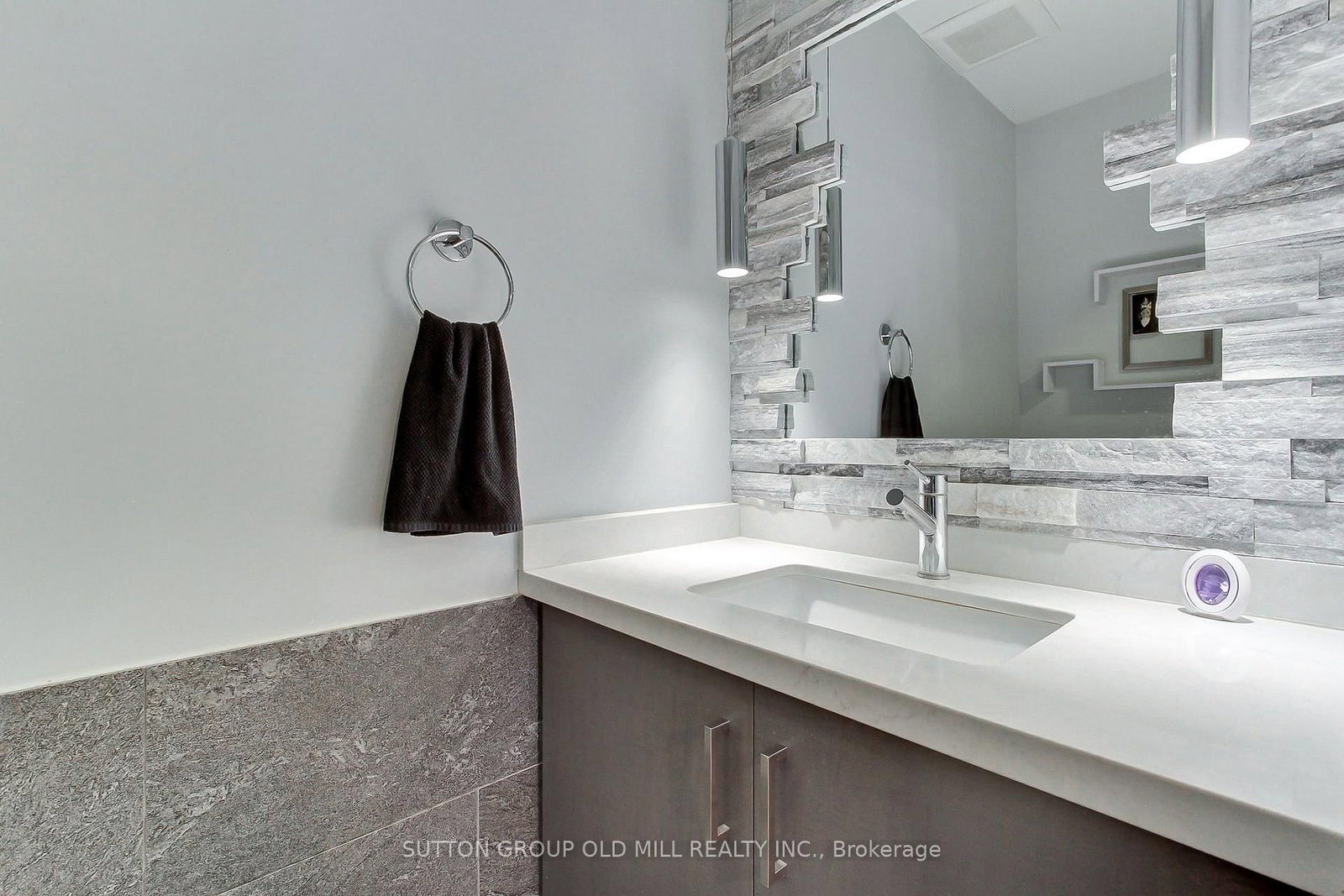129 Robin Court • Newmarket, ON photo 23
