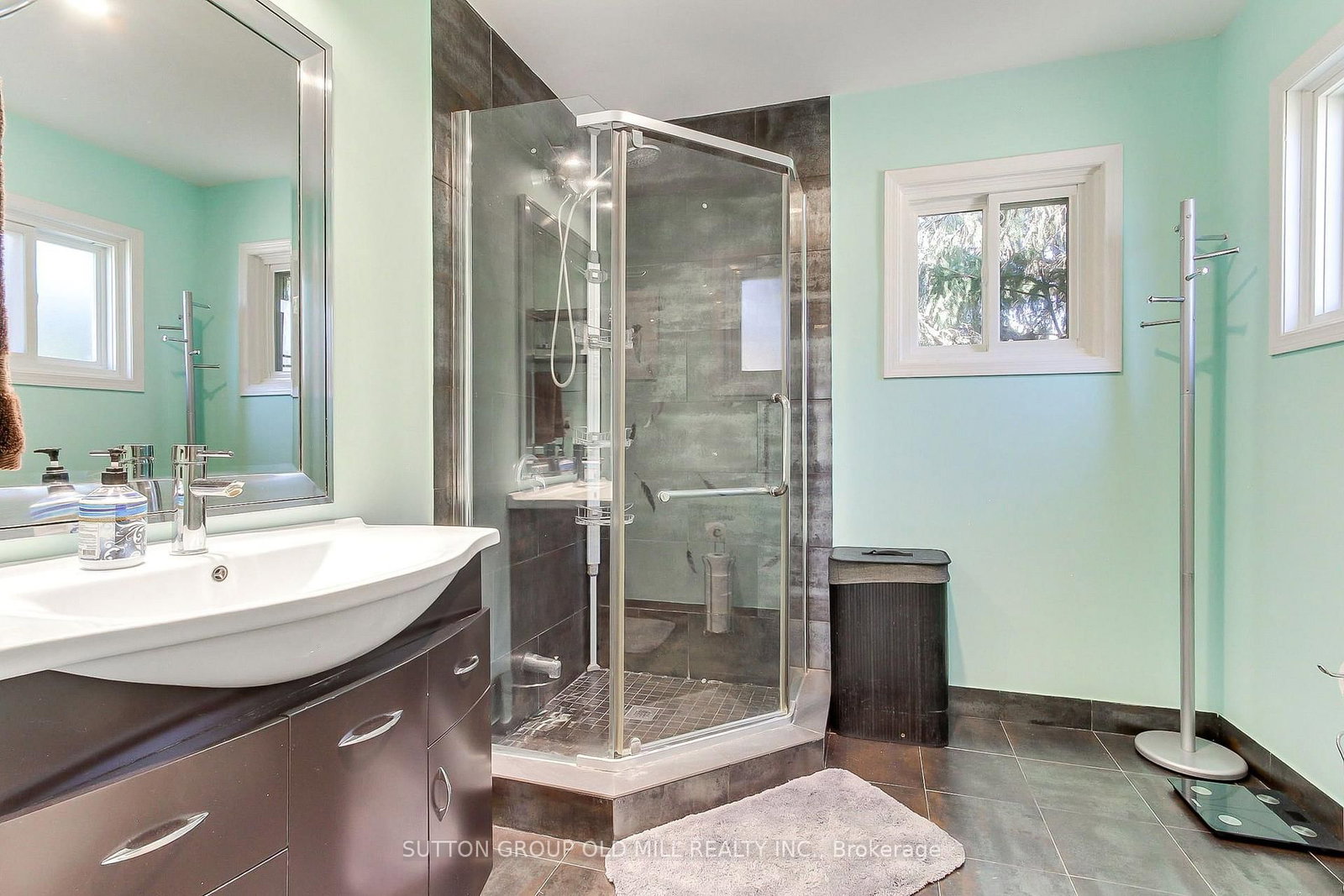 129 Robin Court • Newmarket, ON photo 29