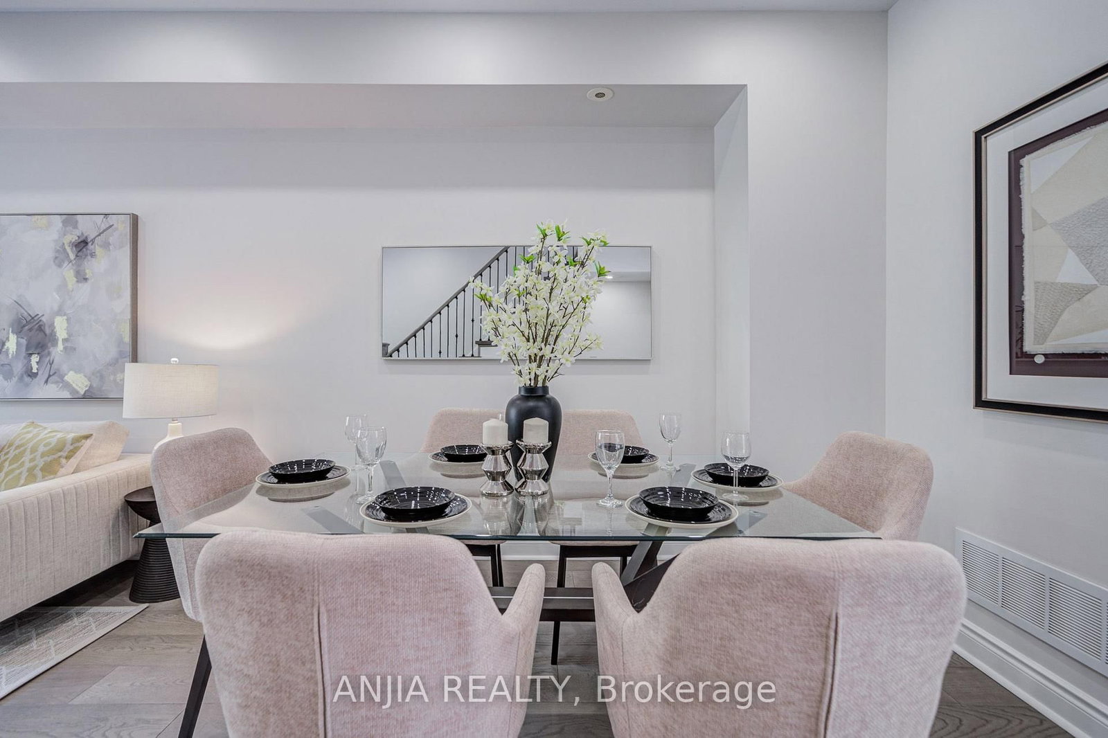25 Galleria Parkway • Markham, ON photo 14
