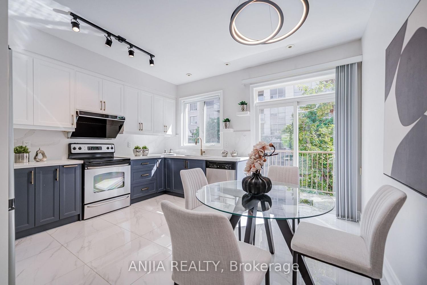 25 Galleria Parkway • Markham, ON photo 21