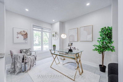 25 Galleria Parkway • Markham, ON photo 6