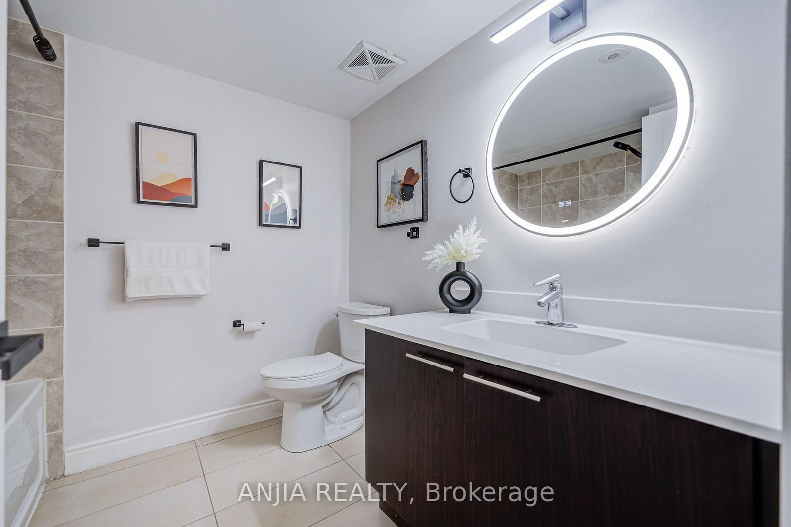 25 Galleria Parkway • Markham, ON photo 9