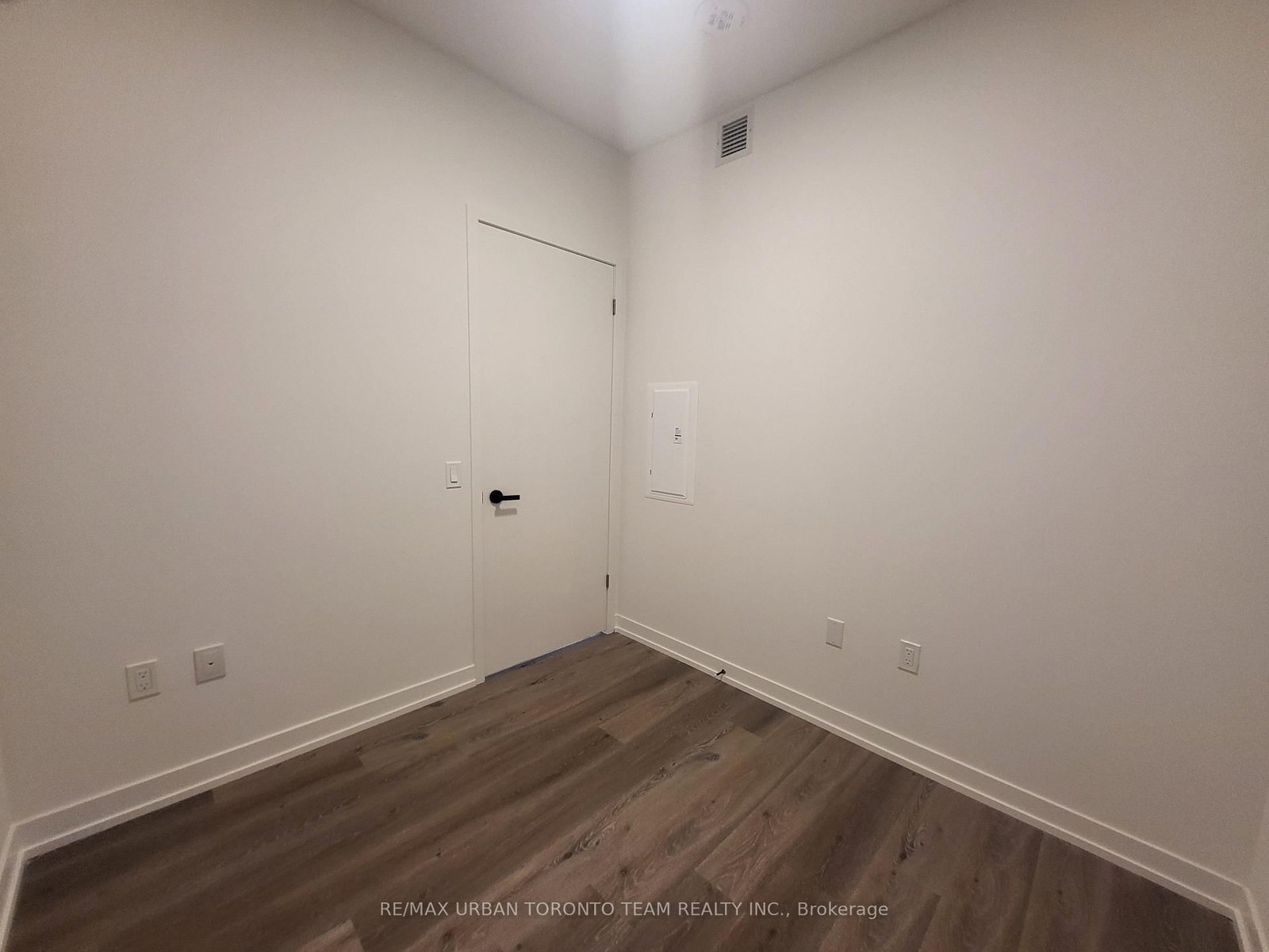 3905-225 Commerce St, Vaughan, view 12