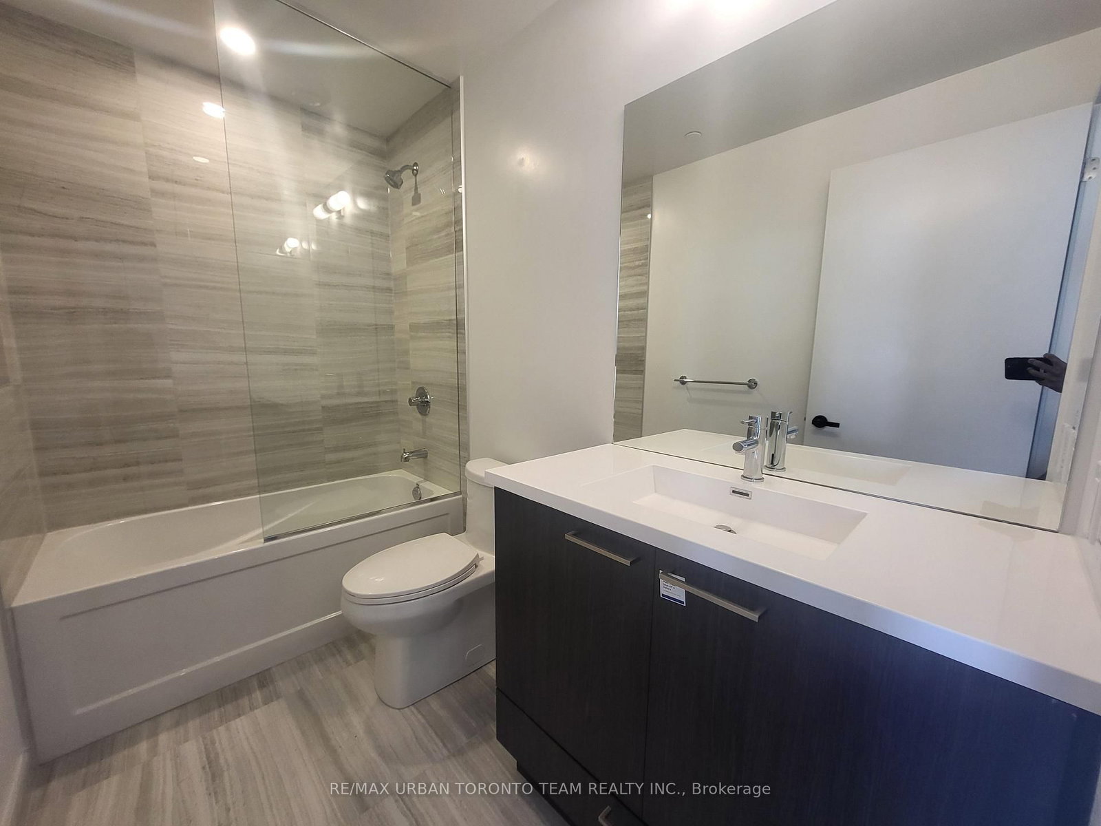 3905-225 Commerce St, Vaughan, view 13