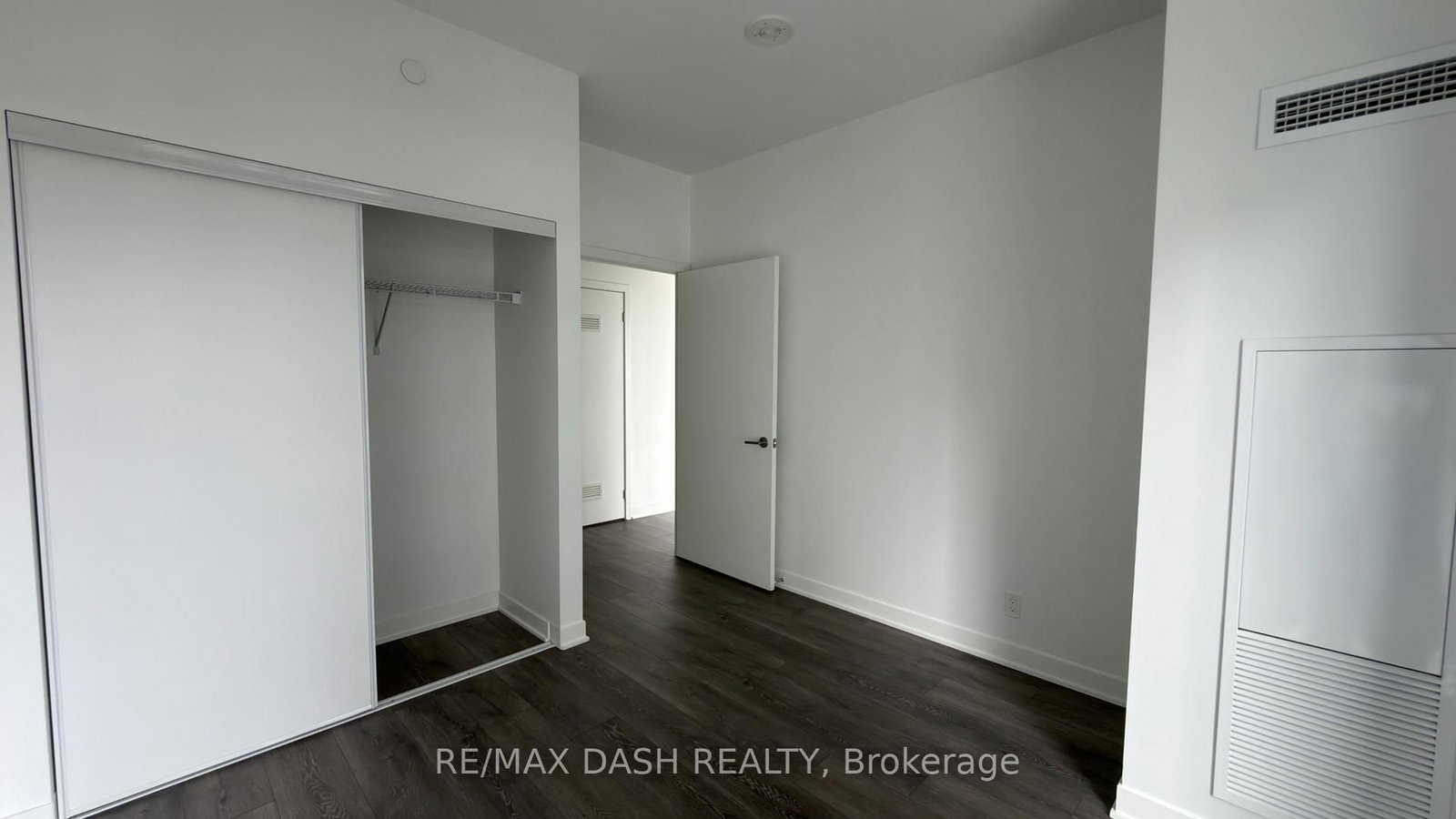 1002-10 Flavelle Tr, Vaughan, view 11