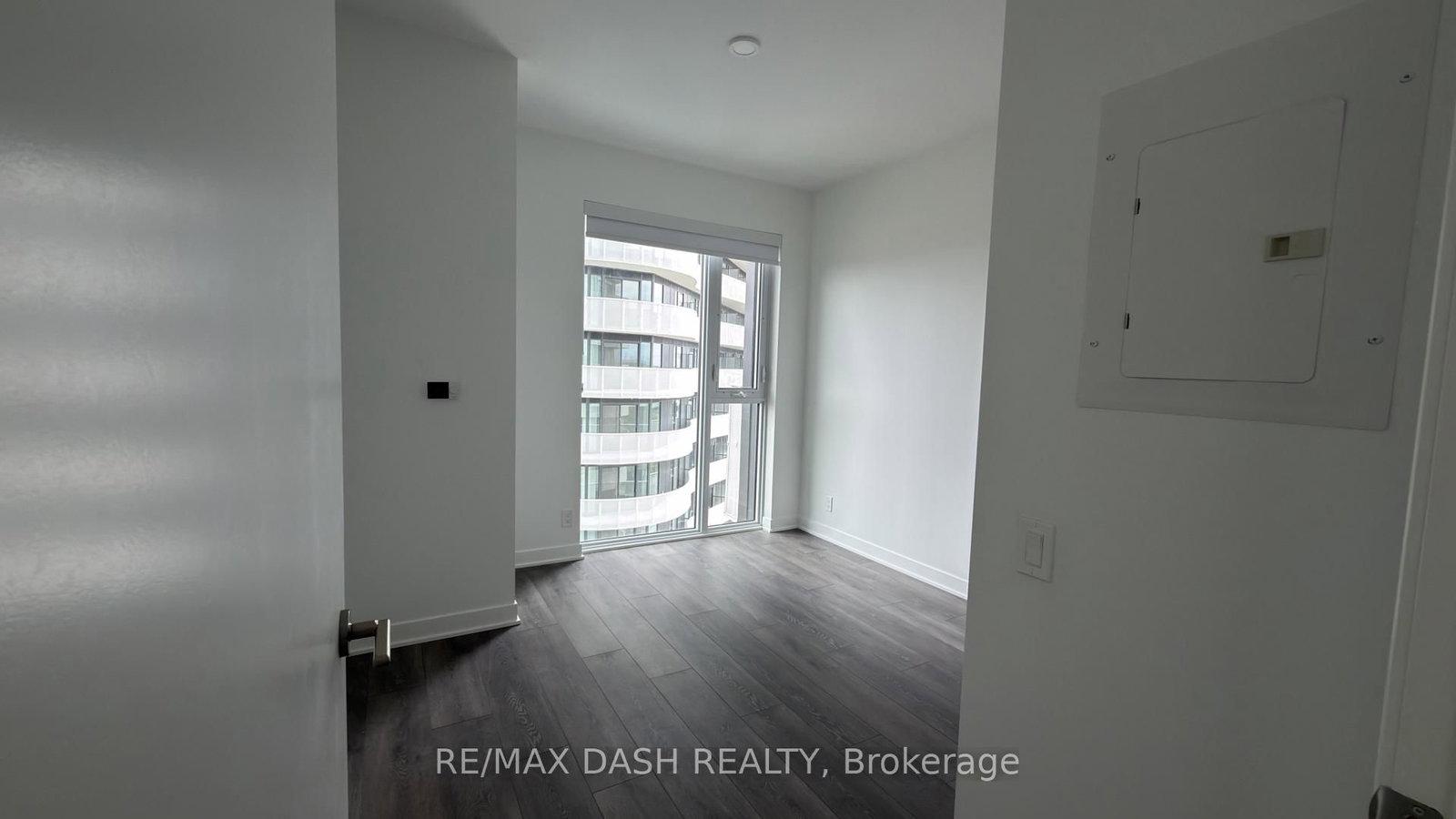 1002-10 Flavelle Tr, Vaughan, view 12