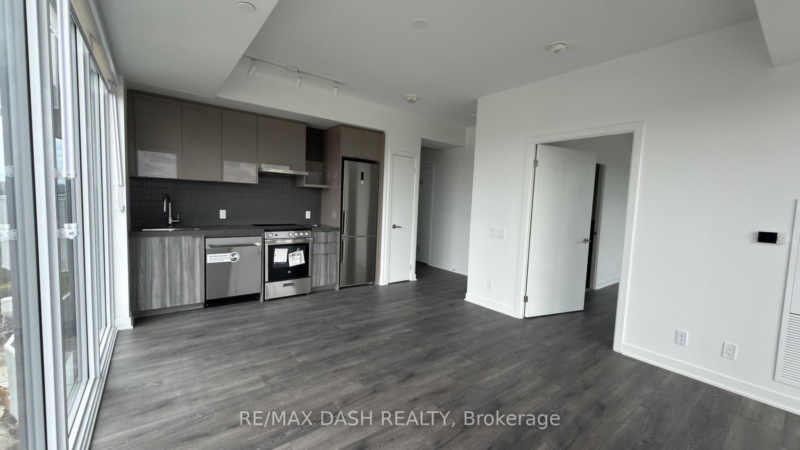 1002-10 Flavelle Tr, Vaughan, view 17