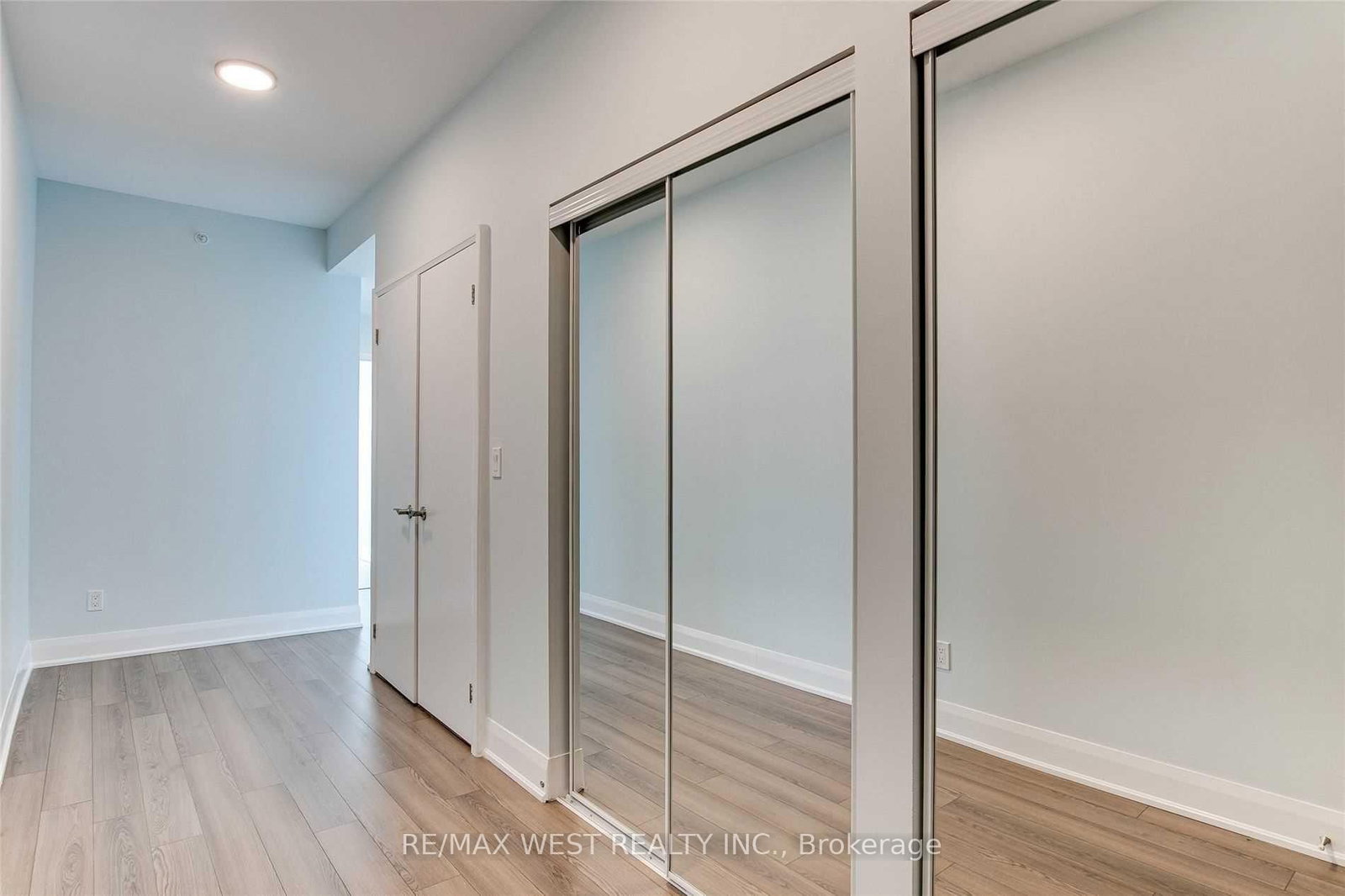 2900 Highway 7 • #3203 • Vaughan, ON photo 5