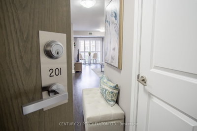 481 Rupert Avenue • #201 • Whitchurch-Stouffville, ON photo 5