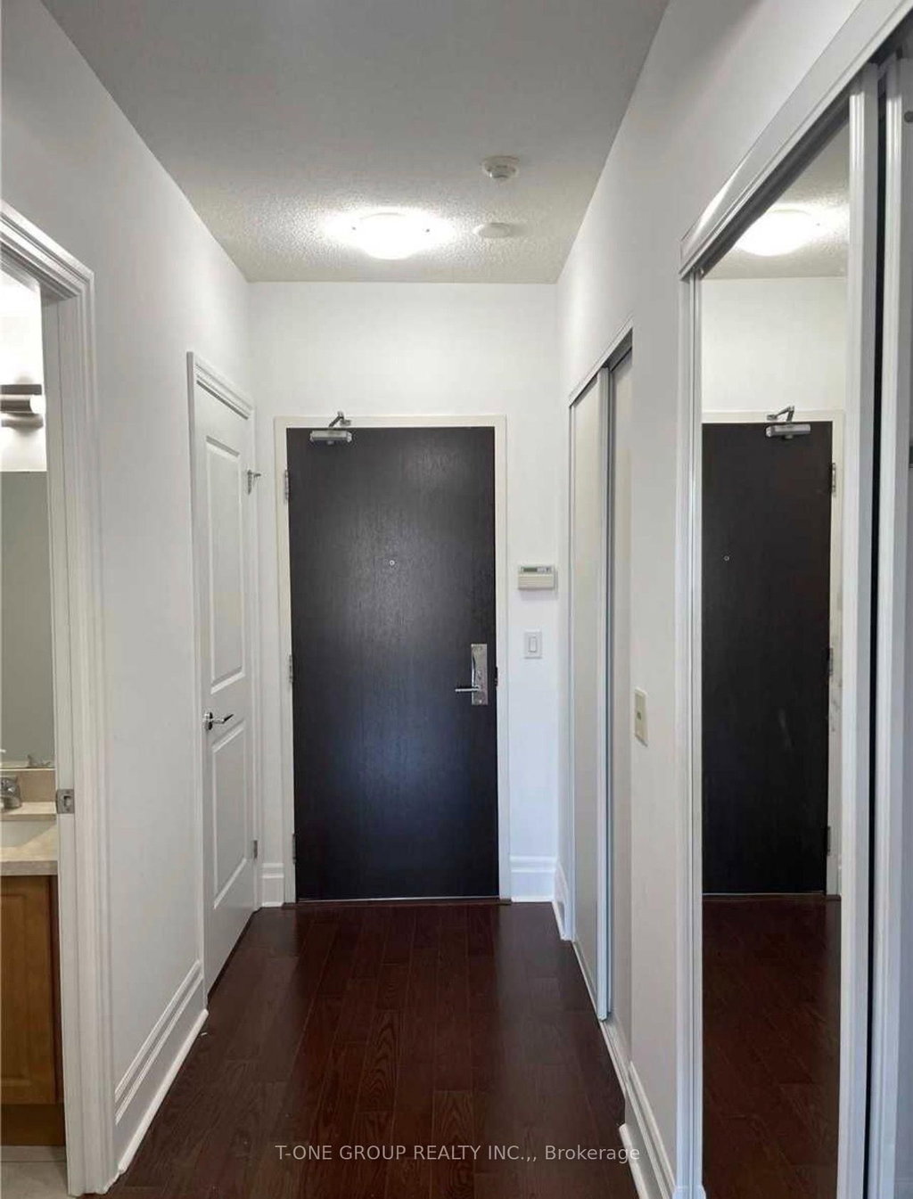 207 - 57 Upper Duke Crescent 3
